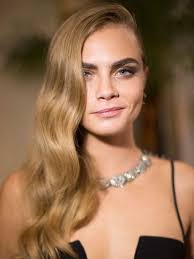 Short bob hairstyles with loose waves and layers can flatter your face nicely. Hair News Cara Delevingne Makes Waves With 40s Hair