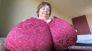 Karolas huge breasts