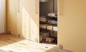 Brettertür diy schrank selber bauen tür einbauen schiebetür von wandschrank selber bauen schiebetüren bild. Schiebeturen Selber Bauen Selbst De