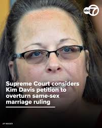 Suspected tornado lifts debris in Texas