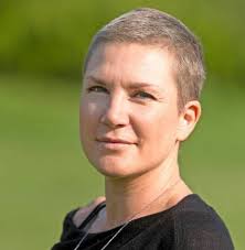 Tomas friade till cancersjuka Sandra med 250 blommor