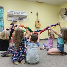 10 movement songs for toddlers and preschoolers. Movement Songs To Regain Group Focus Listen Learn Music