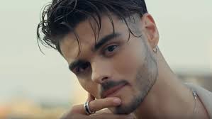 Abraham Mateo se pone en acción en el vídeo de 'A cámara lenta', su nuevo  single