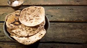 È preferibile acquistare il lievito a peso in panificio perchè molto più ricco di enzimi, ma è importante verificarne con attenzione la data di scadenza. Pane Senza Lievito 6 Ricette E Preparazioni Dal Mondo