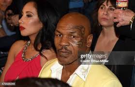 50 Floyd Mayweather Jr Wife Stock Photos, High-Res Pictures, and Images