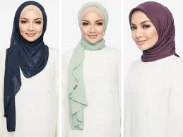 Tudung bawal labuh juga tidak terkecuali, walaupun macam macam koleksi sudah ada di pasaran. 3 Jenis Tudung Favorite Yang Perempuan Selalu Pakai Remaja