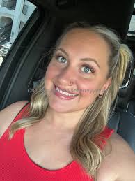 booty - h0lli3 b3rry BBL MILF