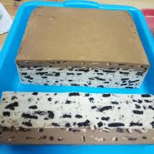 Selanjutnya tuang adonan yang warnanya berbeda dan dikukus 5 menit lalu tuang lagi adonan hingga habis. Kek Lapis Oreo Tengok Je Dah Teruja Nak Rasa Ini Resipinya Bolehlah Dicuba Keluarga