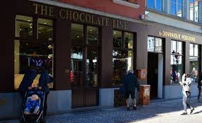 Het gevolg van werken waarbij fluxys de aardgasleiding aan een nieuwe leiding koppelt. Opening Van De Vernieuwde The Chocolate Line In Brugge Dominique Persoone