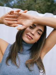 This $6 Mascara Has A Chokehold On Telenovela Sets