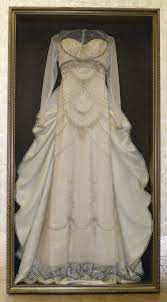 Pin By Rosario Diaz On Framed Wedding Dress Wedding Dress Frame Wedding Dress Preservation Wedding Dress Display
