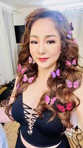 Tăng Thanh Hà đẹp mặn mà tuổi U40, vợ Trấn Thành than tay lạnh