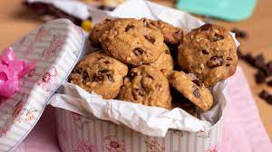 Biskut coklat chip cookies mudah ala famous amos. Biskut Chocolate Chip Famous Resepi Terbaik Sukatan Cawan Dan Gram Youtube