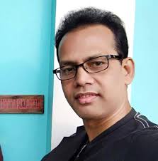 সূর্য সেনের চটলা বরাবরই ইতিহাস সৃষ্টি করে । এই মুহুর্তের চট্টগ্রাম চেরাগী  পাহাড় মোড় জন সমুদ্রে রুপান্তরিত.......