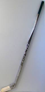 Moments after having his stick break, spezza started to make his way back to the bench to get a new stick. 90 Jason Spezza Game Used Stick Autographed Dallas Stars Nhl Auctions