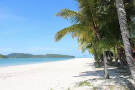 Pulau langkawi diberi status bebas cukai pada tahun 1987. Pantai Cenang