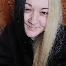 Amanda Dealy in people