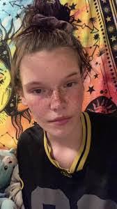 Angel Farrell's Instagram, Twitter & Facebook