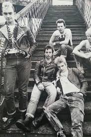 Un choix unique de chaussures homme annee 80 disponible dans notre magasin. Comment S Habiller Pour Une Soiree Annees 80