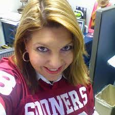 Krista Wallis's Instagram, Twitter & Facebook