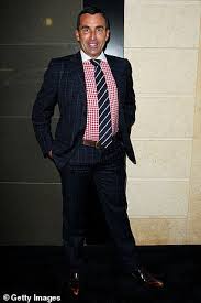 Joh bailey is a leading australian hair stylist based in sydney. Ogmk 4rflpeztm