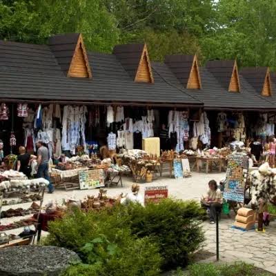 Гуцульський сувенірний базар, Яремче — архітектура, історія, фото | Karpaty.rocks