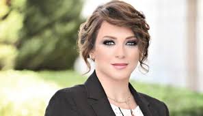 احتفلت النجمة السورية سلاف فواخرجي بيوم ميلاد ابنها البكر حمزة خلال تواجدها في دبي فيما هو متواجد في سوريا حيث أقامت احتفالاً له برفقة شقيقها وزوجته وابنتيه. Ø³Ù„Ø§Ù ÙÙˆØ§Ø®Ø±Ø¬ÙŠ ÙƒÙ†Ø¬ ÙƒÙˆÙ†Ø¬