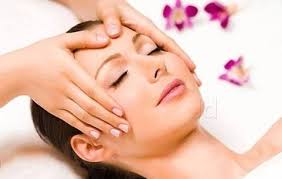 Beauty Parlours For Facial Veg Peel in Ernakulam