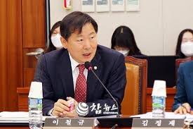 서울=뉴스핌 이지율 기자 = 윤석열 국민의힘 대선 후보는 6일 . ì´ì² ê·œ ì˜ì› ì‚°ì—…í†µìƒìžì›íŠ¹í—ˆ ì†Œìœ„ ìœ„ì›ìž¥ ì„ ìž„ ì •ì¹˜ í–‰ì • ê¸°ì‚¬ë³¸ë¬¸ ì°¸ë‰´ìŠ¤