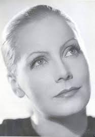 Russell Ball photographed Garbo (1927) 📸⭐💖