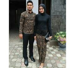 Couple batik kondangan kekinian couple kemeja gamis batik brokat couple baju batik solo shopee indonesia from cf.shopee.co.id. Inspirasi Terbaru 37 Model Baju Brokat Couple Terbaru 2020