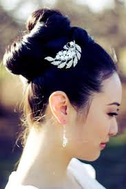 20 of Our Favorite Wedding Hair Accessories from Etsy