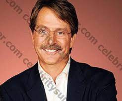 A cornerstone of jeffrey marshall foxworthy's comedy is his you might be a redneck witticisms, but his humor is diverse and has provided enough material for six major albums. Jeff Foxworthy Vermogen Gehalt Einkommensquellen Vermogen Ausgaben Haus Autos Versicherung Steuern Personliche Daten Biografie Juli 2021