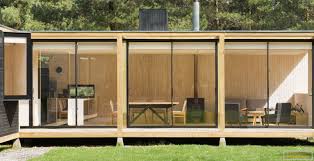 Casele din lemn modulare sunt realizate din panouri prefabricate realizate aproape în totalitate în halele magils. Interesante NoutÄÈi Arhitecturale Casa ModularÄ Din Lemn