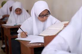 Ujian Nihai Tulis Tahap Ii Bagi Santri Akhir Putri