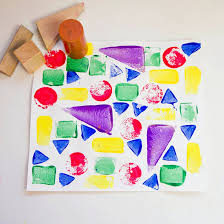 Big art creative activities are great for toddlers and preschoolers that can't or don't want to sit still to create. 25 Of The Best Toddler Crafts For Little Hands