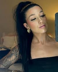 Brittany Holt's Instagram, Twitter & Facebook