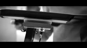 The estro sofa is available in a wide range of fabric and precious natuzzi leather covers. Natuzzi Re Vive Recliner Youtube