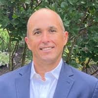 Ari Wise's Instagram, Twitter & Facebook