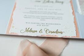 In jedem haushalt gibt es sicherlich viele verwendete und unnützliche konservendosen, die in den meisten fällen weggeworfen werden. Wachssiegel Hochzeit Rosa Hochzeitseinladung Mit Heissfolienpragung In Gold Mit Wachssiegel Hochze Hochzeitseinladung Rosa Hochzeitseinladungen Karte Hochzeit