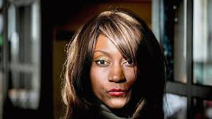 Koko-Jean Davis: La cantante afrocatalana presenta en Barcelona 'Shaken &  stirred"