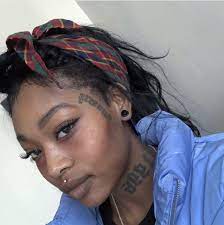 Singer summer walker showed off her new tattoo to celebrate valentine's day and to pay tribute to her favorite blog. Neck Tattoo On Black Women Face Tattoos For Women Girl Neck Tattoos Face Tattoos