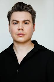 Wayne Burns's Instagram, Twitter & Facebook