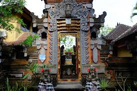 Reka bentuk rumah bali indonesia. Mengenal Indahnya Arsitektur Rumah Bali Yuk Simak 5 Karakteristik Arsitektur Rumah Bali Voire Project