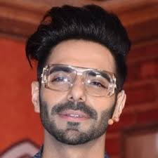 Aparshakti khurana and ronjini chakraborty. Aparshakti Khurana Wiki Height Biography Early Life Career Age Birth Date Marriage