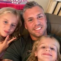 400+ "Jeffrey G." profiles