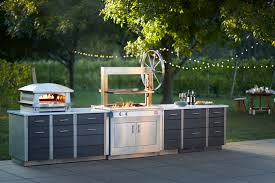 10 outdoor kitchens that will blow you away