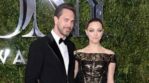 Welcome to amanda seyfried vault, your best resource for everything amanda seyfried. Amanda Seyfried And Boyfriend Thomas Sadoski Are Engaged Abc News