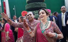 Yet Another Ambani Wedding Bash Akash Ambani With Shloka Mehta The Hindu Businessline Radhika merchant shouting at anant ambani at isha ambani wedding buy chamaat eyewear amzn.to/2uabvam visit. akash ambani with shloka mehta