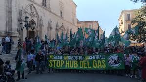 Un primo sisma, di magnitudo 3.1, è stato registrato a sud di perugia la terra continua quindi a tremare in umbria, mettendo nuovamente alla prova una popolazione che. L Abruzzo Dice No Al Gasdotto Dei Terremoti I Due Punti